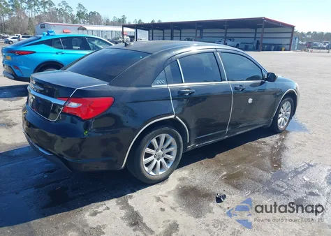 2013 Chrysler 200 Touring z USA, uszkodzony, nr VIN 1C3CCBBB0DN651608